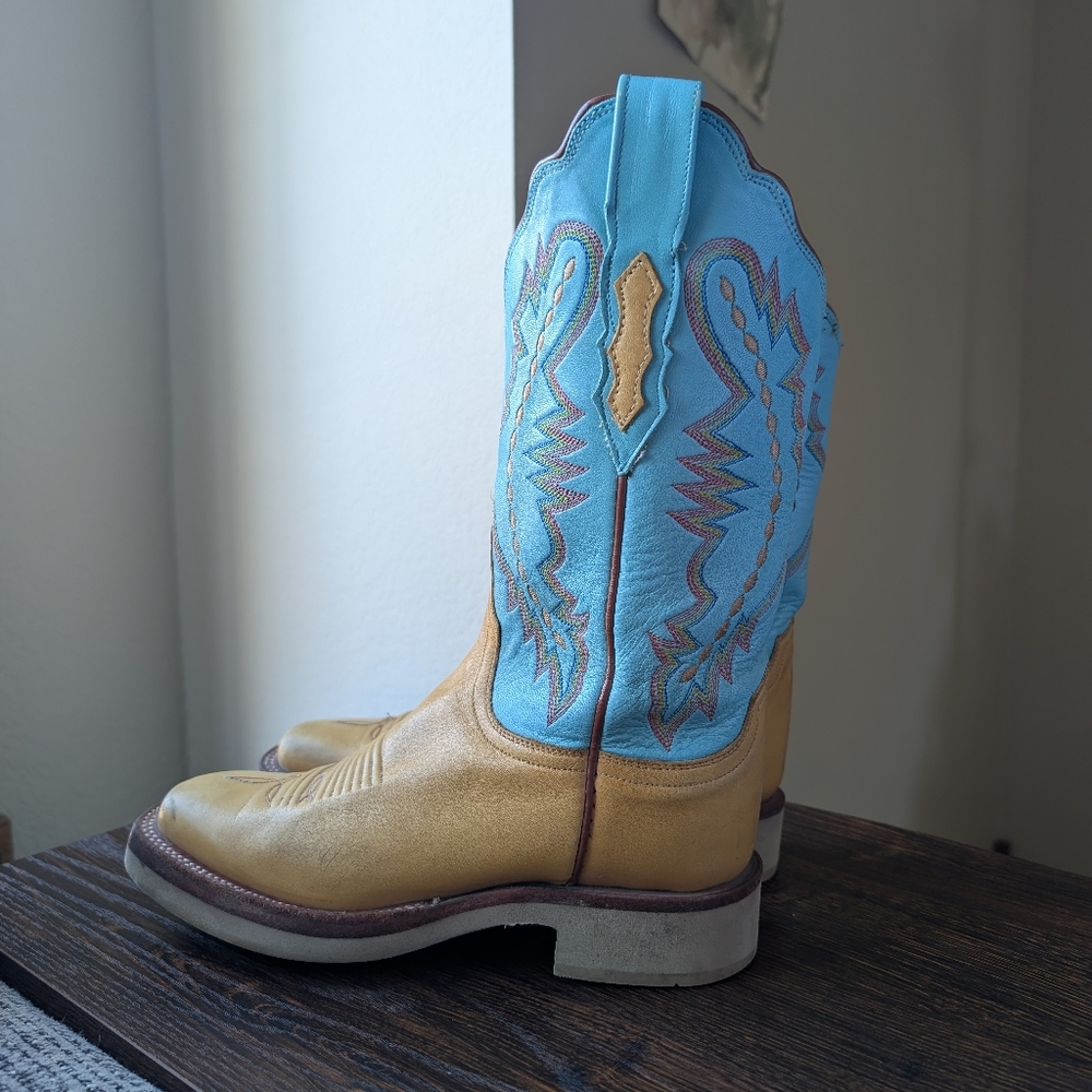 Lucchese 2000 Tan Aqua Blue Flame Embroidered Unisex Cowboy Western Boots